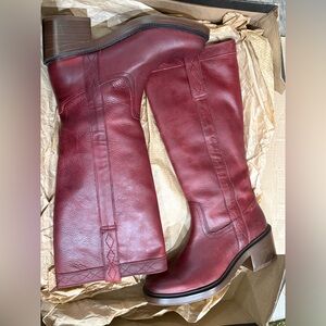 Frye Kate Pull On boots in Merlot